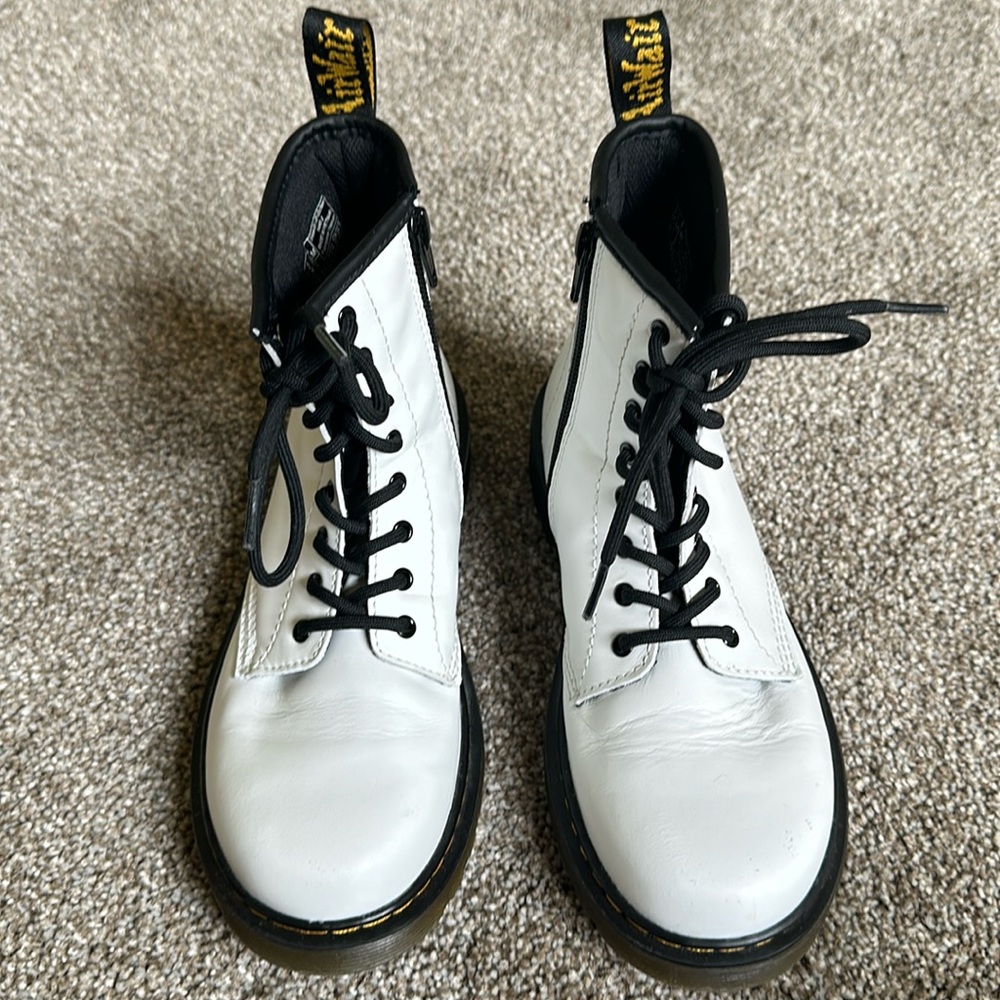 EUC Kids size 4 Dr. Martins Air Wair white boots